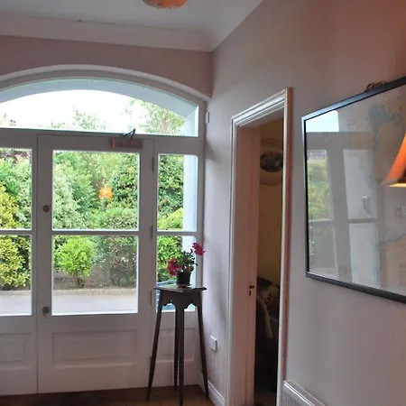 Bed & Breakfast Seapoint House 4*