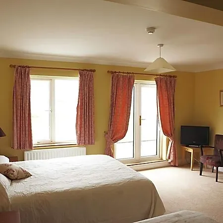 Seapoint House 4*
